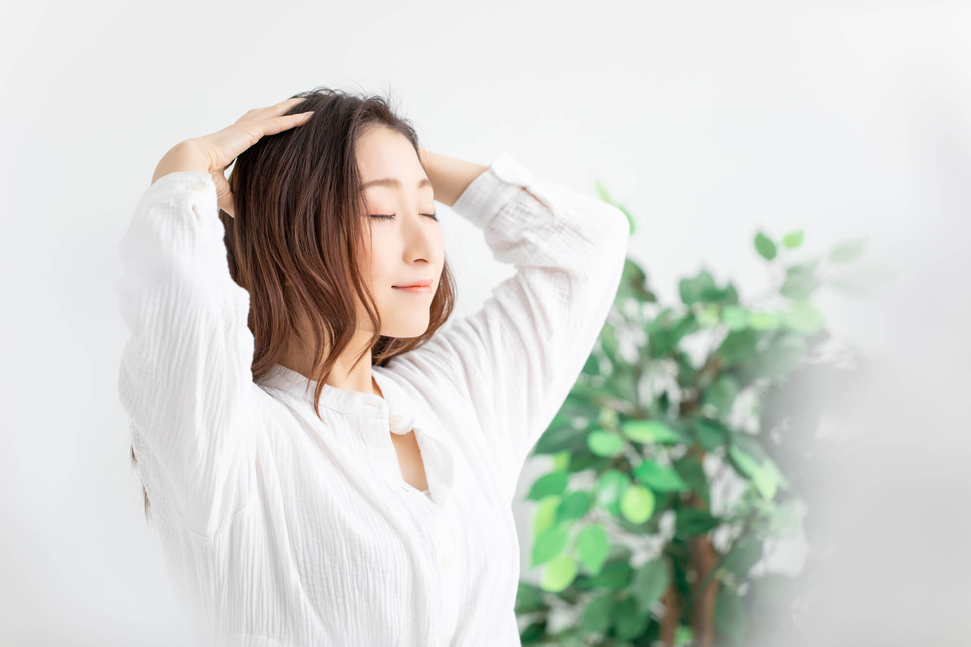 頭の凝りは老け顔へ