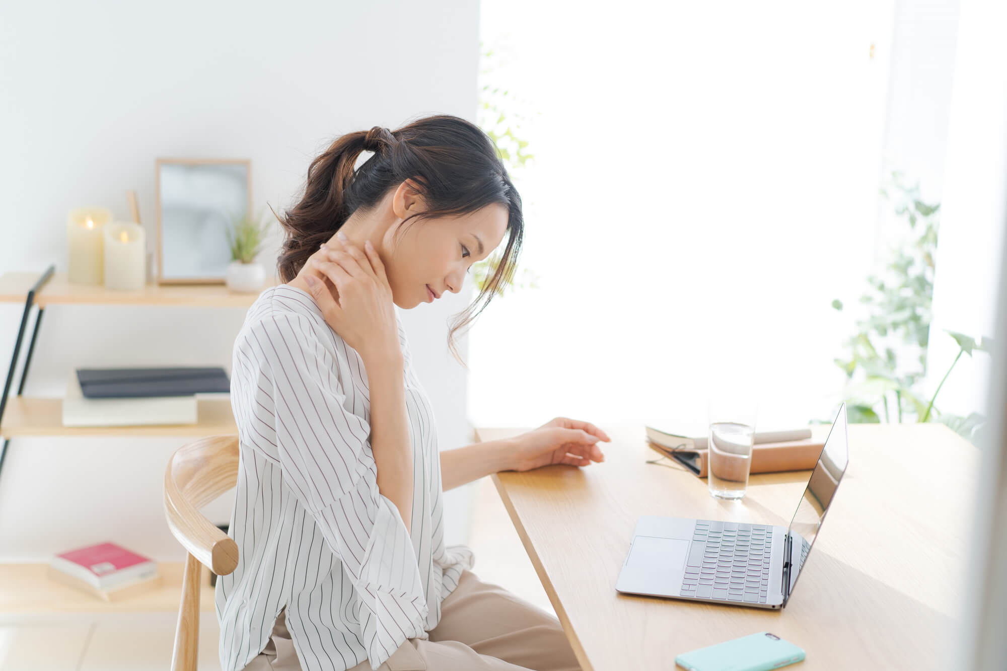 ストレートネック解消でお顔も身体も美しく！